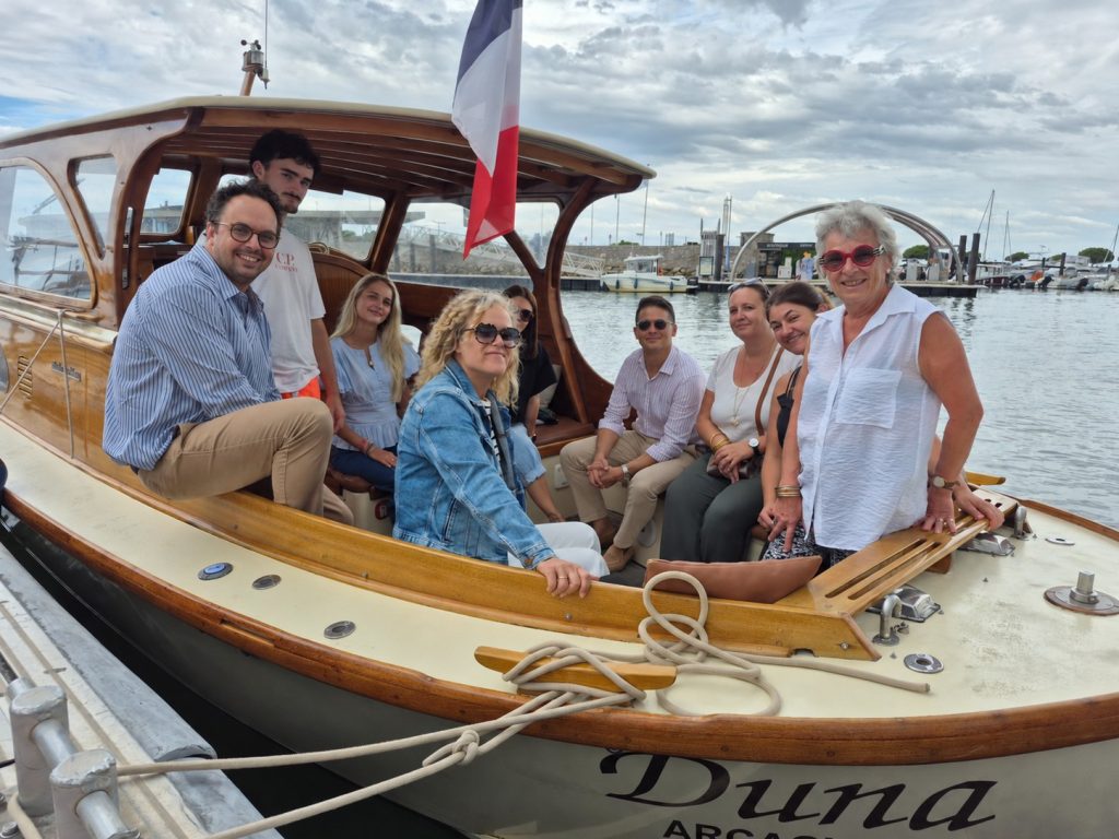L'équipe Esox Gestion à bord du bateau Duna à Arcachon